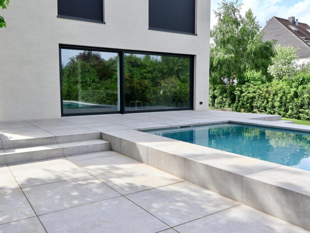 Ceramica GRANDE - Beckenrandsteine U-Form, Blockstufen